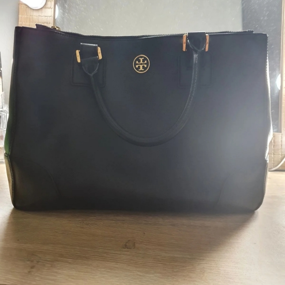 TORY BURCH
